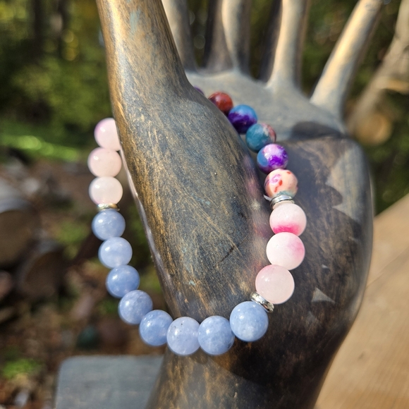 Chalcedony Soldalite & Desert agate natural crystal gemstone stretch bracelet - Picture 3 of 7
